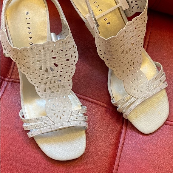 Sandal - Picture 2 of 6